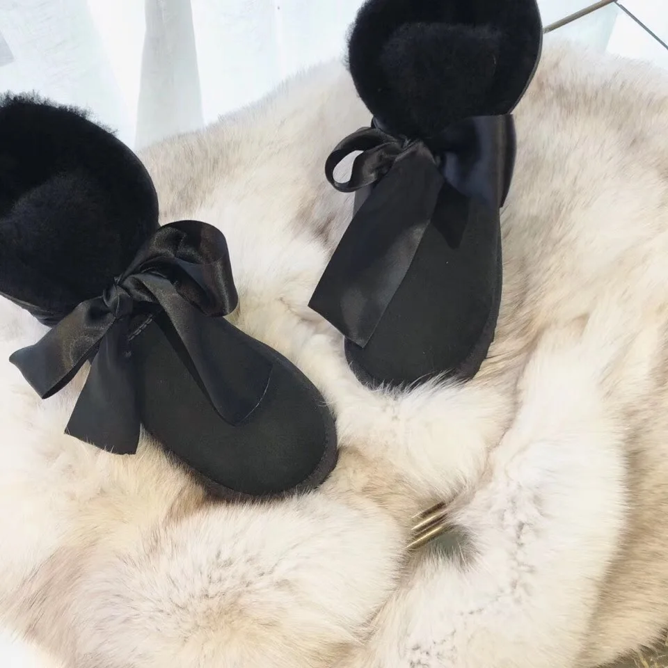 

In 2019, Europe's latest high-quality snow boots, real sheepskin, 100% natural wool. Women's shoes