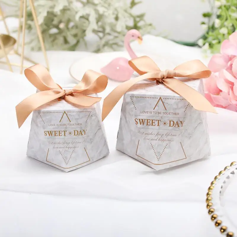 

30pcs/lot Craft Paper Diamond Shape Candy Box Christmas Tree Gift Box Multiple Patterns Wedding Candy Box Party Supplies