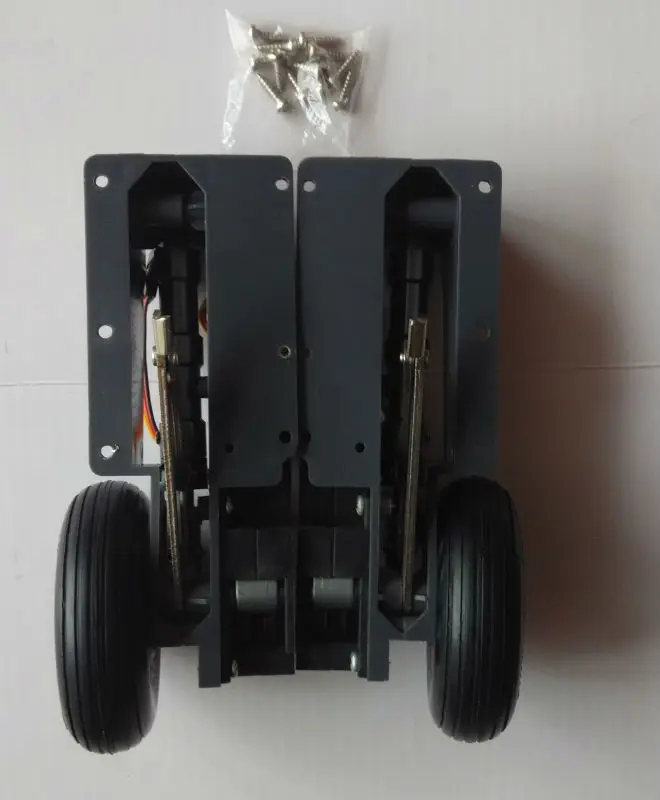 freewing-b17-landing-gear-1