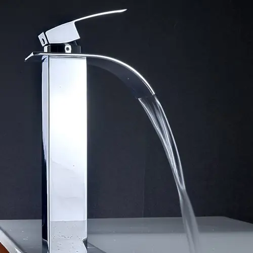 واحدة مقبض الشلال حوض حمام مزخرف Centerset صنبور مرحاض ، تل كروم