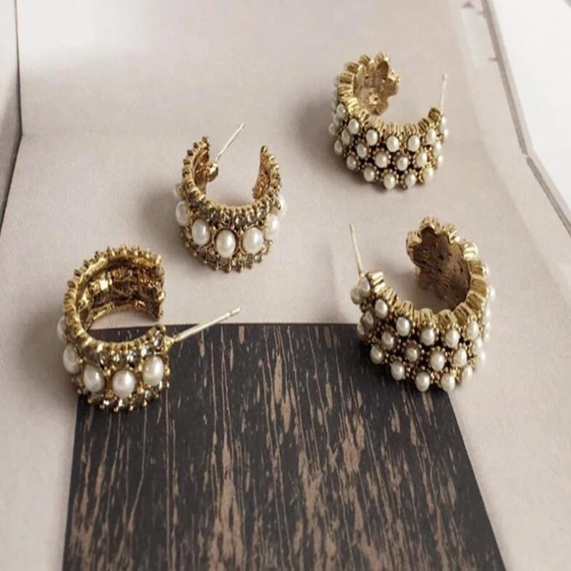 

Baroque vintage zircon pearl semicircular stud earrings