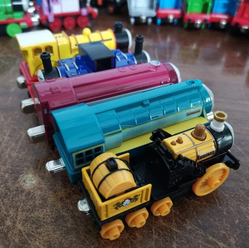 Литой металлический поезд магнитные игрушечные поезда Танк двигатель Trackmaster игрушка для детей маленький автомобиль Рождественский подарок