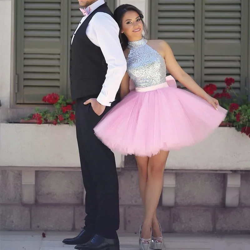 

Lovely Pink Mini Prom Dresses 2018 Short Evening Gowns Siliver Sequin Halter Bow Back Party Dresses For Graduation M2818