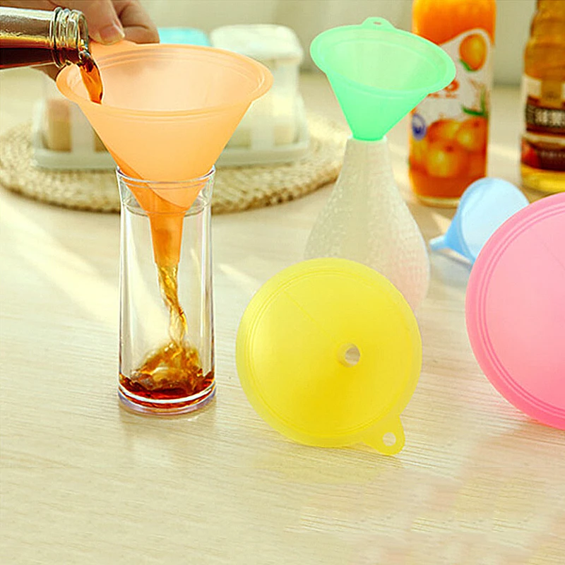 

5 pcs Oil funnel tool colorful plastic liquid household kitchen supplies