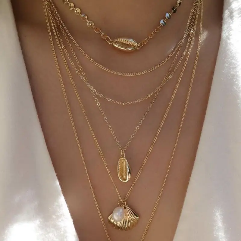

Retro Shell Pearl Necklace Personality Pendant Multilayer Gold Chain Necklaces Lady Beach Party Jewelry Female Necklace Set
