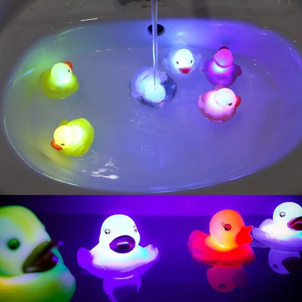 Индукционная Rubber Duck Ванна проблесковый маячок игрушка авто Цвет Изменение Детские Ванная комната игрушки многоцветные светодио дный
