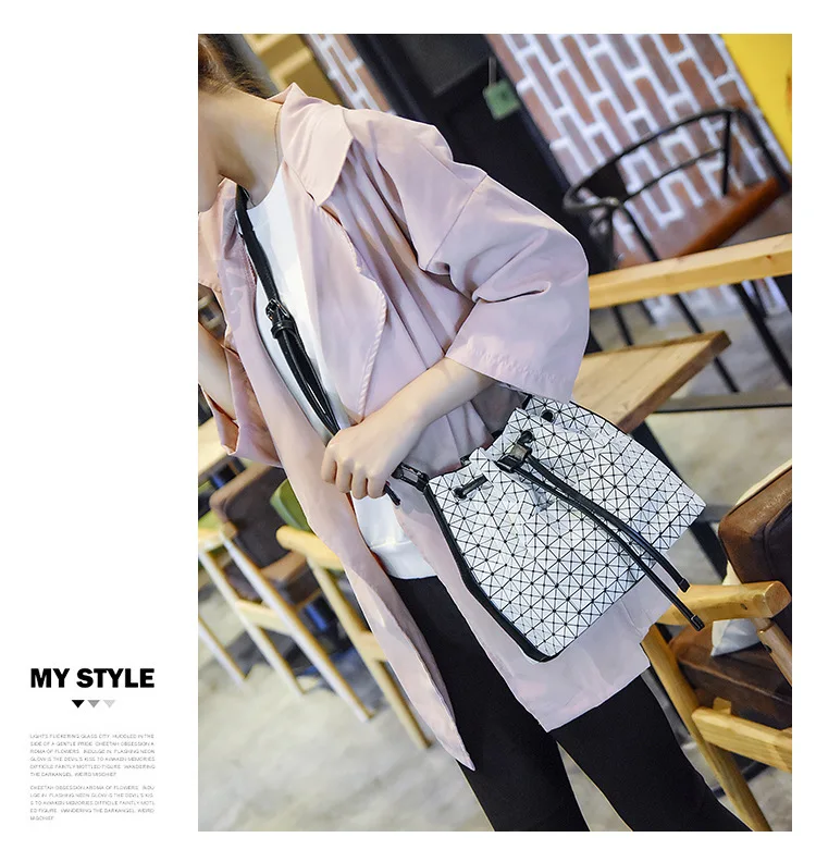 

2019 new women's bag shoulder slung bag Lingge drawstring silicone bucket bag small bag
