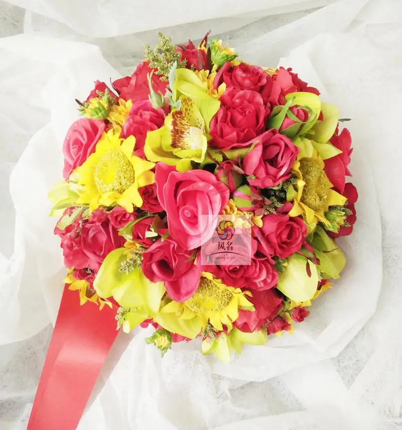 

2019 Simulation Sunflower Rose Floral Wedding Bride Holding Flowers Artificial Bridal Bridesmaid Bouquet Flowers Home Decoration