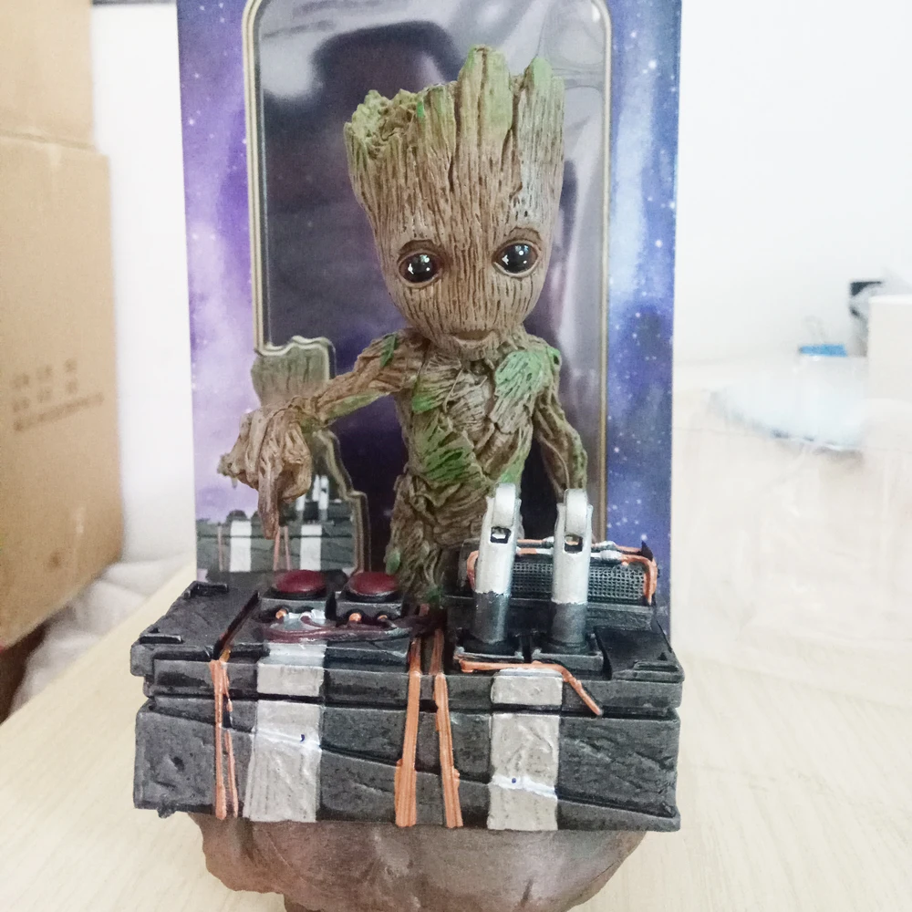 

18cm Groot Scene Edition Guardians of The Galaxy 2 DJ Tree Man Statue Action Figure Collectible Model Toy Baby Groots Resin