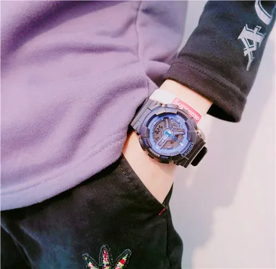 

Watch ladies Korean version of the simple casual atmosphere fashion trend retro men's watch belt lovers watch large and luxuriou