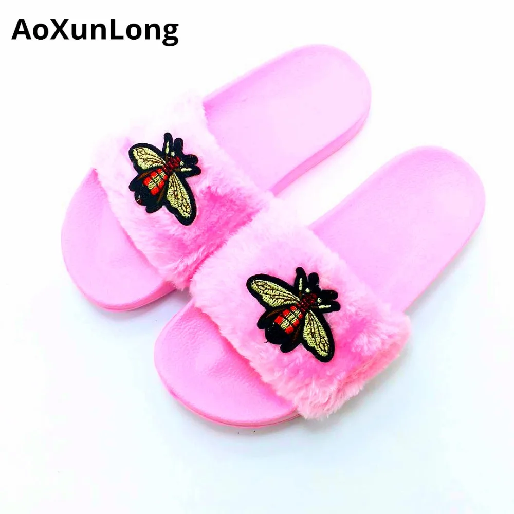 

AoXunLong New Bee Slippers Womens Slide Fashion Furry Home Slippers Flats Women Indoor Pink Fur Slippers EU 36-41 Size Peluche