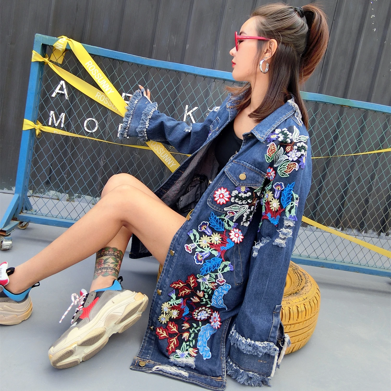 Floral Embroidery Denim Jacket Coats Women Spring Autumn Long Ripped Beading Tassel Jeans Jackets 2019 woman new street coats