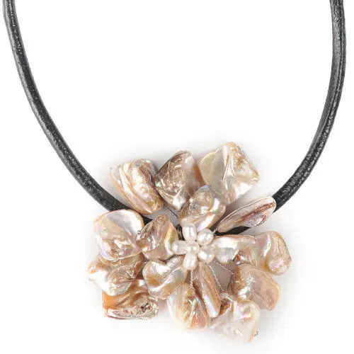 

Hot sale new Style >>>>>handmade White baroque Genuine freshwater pearl shell flower leather necklace