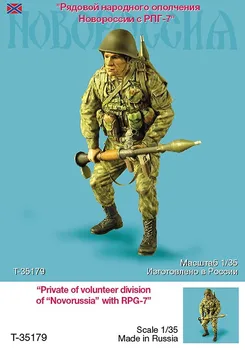 

Assembly Unpainted Scale 1/35 division officer russia 2004 year modern soldier Historical toy Resin Model Miniature Kit