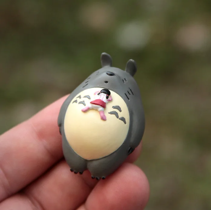 

1 pcs/set Hayao Miyazaki Chinchilla Xiaomei Sleeping On The Totoro DIY micro landscape doll toys Action-117