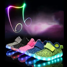 Verão Crianças Sneakers Crianças Respirável Sapatos Sapatos de Desporto LED Colorido Iluminado Luminosa Sapatos para Boys & Girls