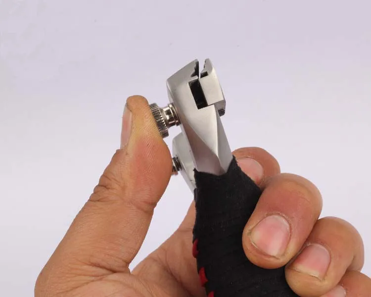 New Classic Stainless Steel Outdoor Shooting Slingshot with Removable Cross Targeting