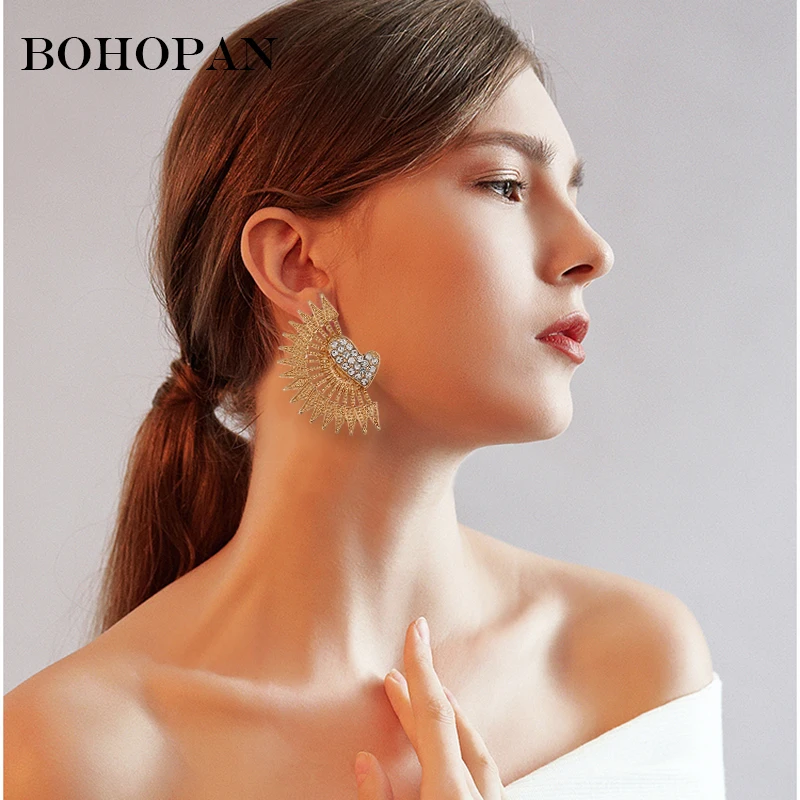 

Retro Big Scallop Earrings For Women Crystal Love Heart Flashing Stud Earrings Fashion Earring Jewelry Accessories Oorbellen