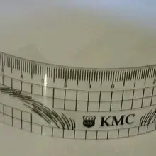 Линейки бровей измеряет постоянный макияж микроблейдинга