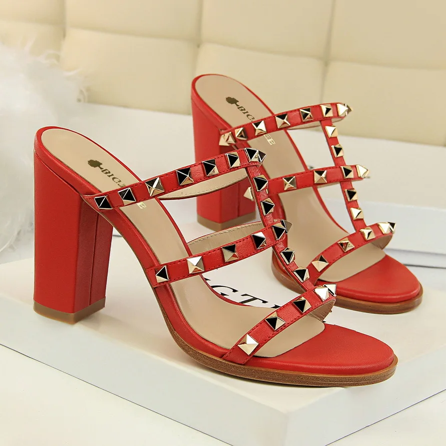 

Sexy Night Club Party Shoes Gladiator Rivet Women Sandals New 2018 Fashion Women's High Heel Shoes PU Leather Side Open Vintage