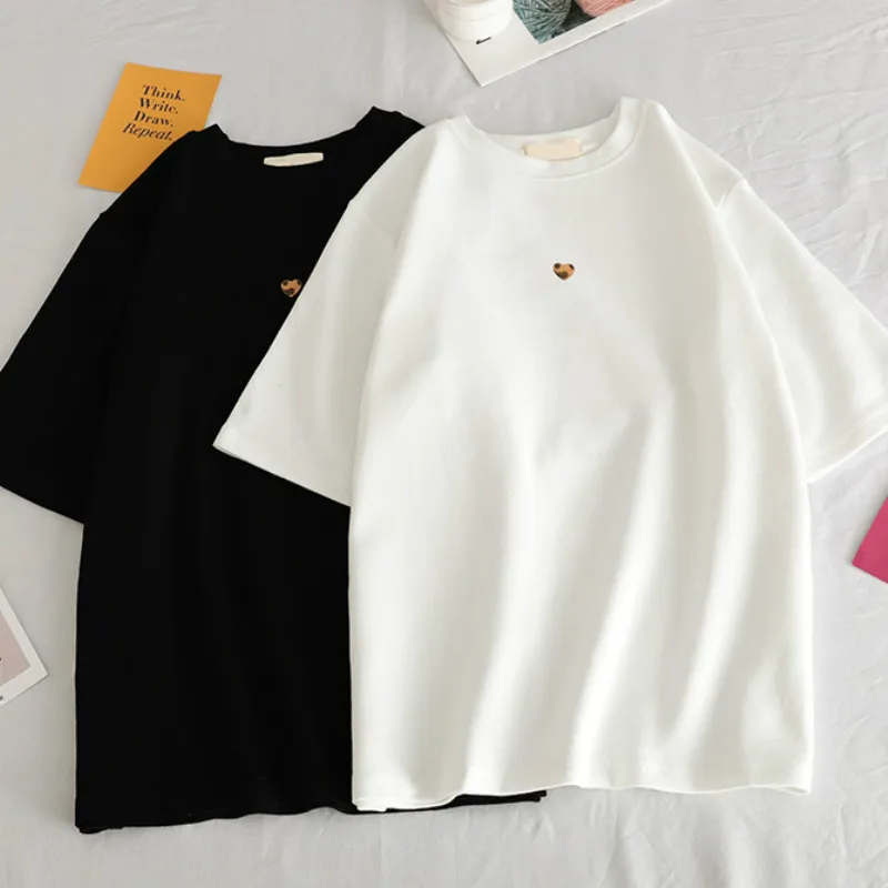 

2019 Women Cec Japanese Leopard Heart Samll Graphic T Shirts Print Tumblr T Shirt Black Oversized Tshirt Ulzzang Harajuku Top