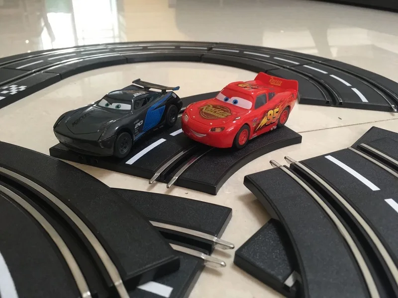 Дисней Pixar car3 электрическая ручка управления трек игрушечный автомобиль поршневая чашка 95 Mcqueen Джексон гоночная Пластиковая форма автомобиль литой под давлением электрический автомобиль