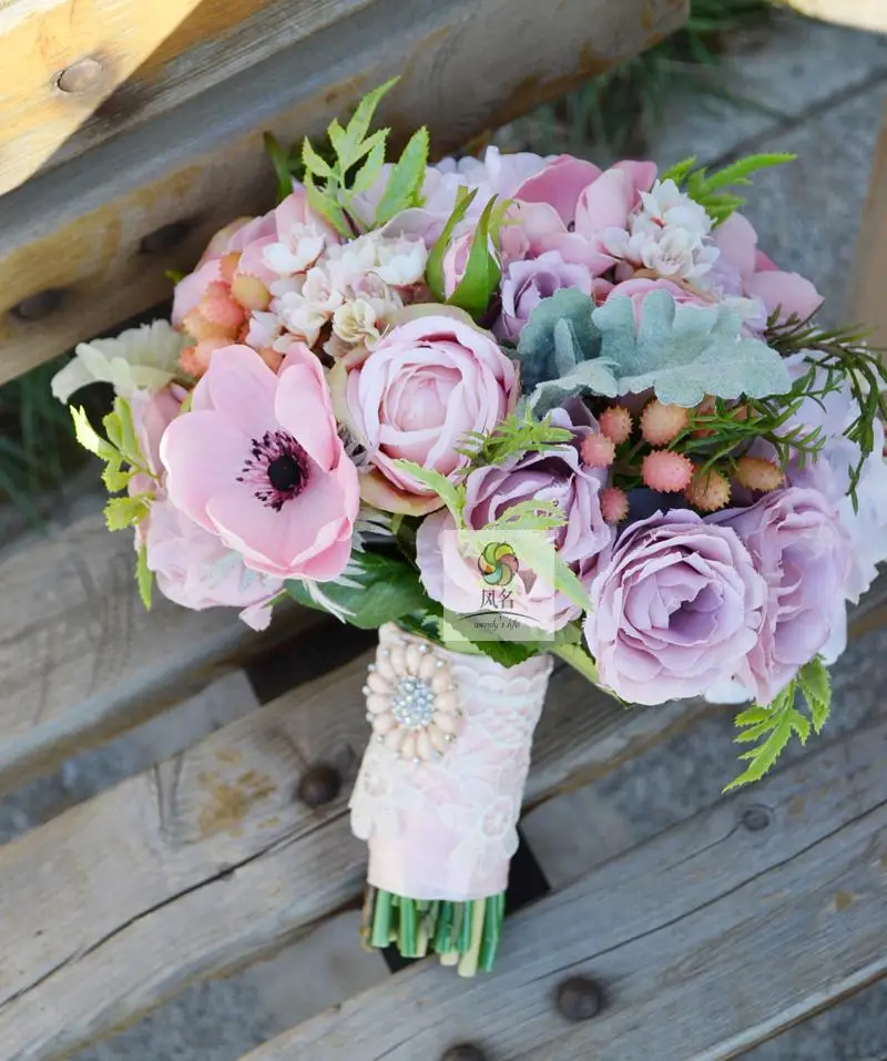 

Wedding Supplies Bridal Bridesmaid Bouquet European Style Holding Bride Flower Home Decorative Vintage Artificial Rose Flowers