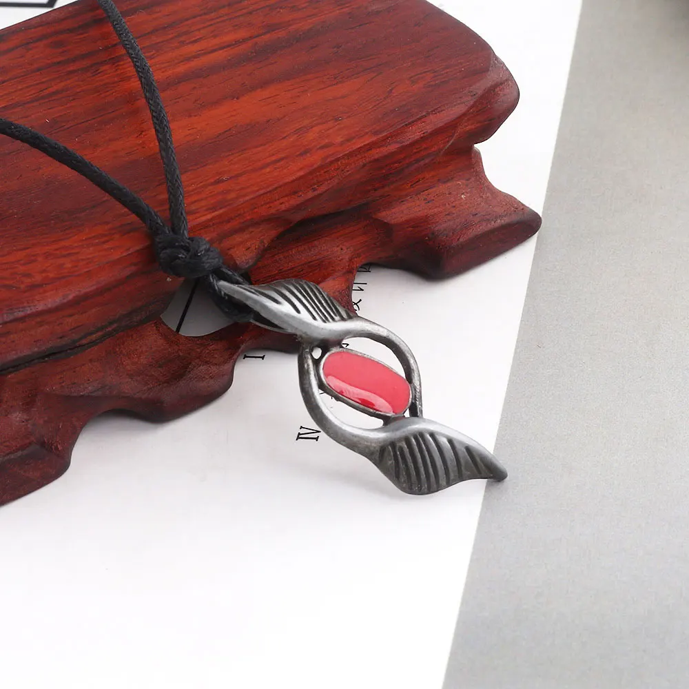

Game DMC Devil May Cry Dante Charms Choker Necklace Red Crystal Necklaces Pendants with Rope Chain for Women Men Jewelry Gift