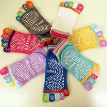 Разноцветные женские нескользящие носки для йоги Тренажерный зал Пилатес балет танцевальные хлопковые спортивные носки силиконовые носки для пилатеса