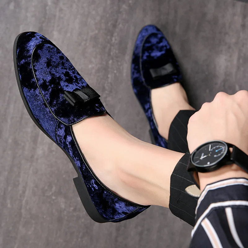 

New 2019 Velvet Men Loafers Luxury Brand Shoes Slip on Pointed Toe Party Wedding Shoes Fashion Men Loafers Black K3-56