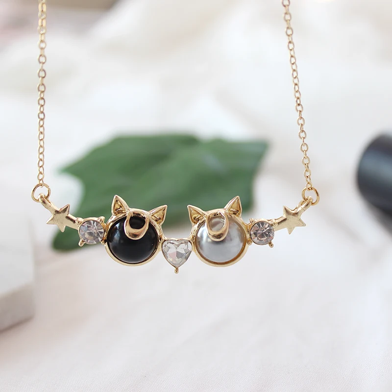 

Anime Sailor Moon Cosplay 25th Commemorative Edition Anniversary Luna Artemis Pearl Pendant Necklace Prop