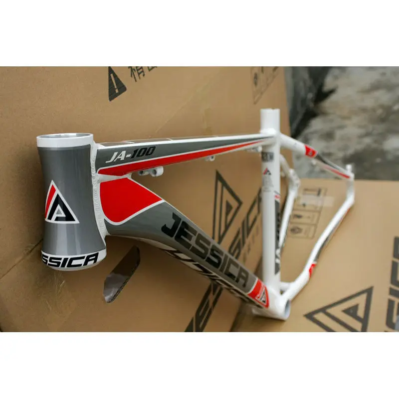 Clearance JESSICA 26er 15.5/17/18 inches MTB Frame Mountain Bike Frames Bicycle Aluminum alloy Superlight Straiht Tube Frameset BSA 68mm 5