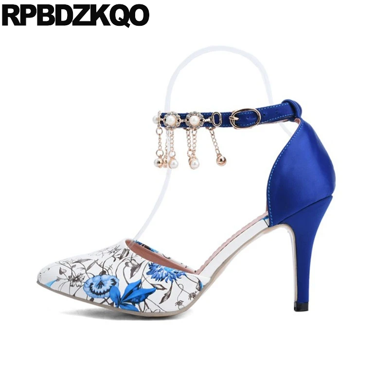 ladies pumps size 4