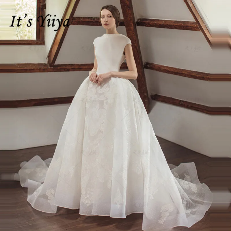 

It's YiiYa Wedding Dress 2019 O-neck Elegant White Lace Long Train Wedding Dresses Plus Size Free Shipping Vestido de novia G117