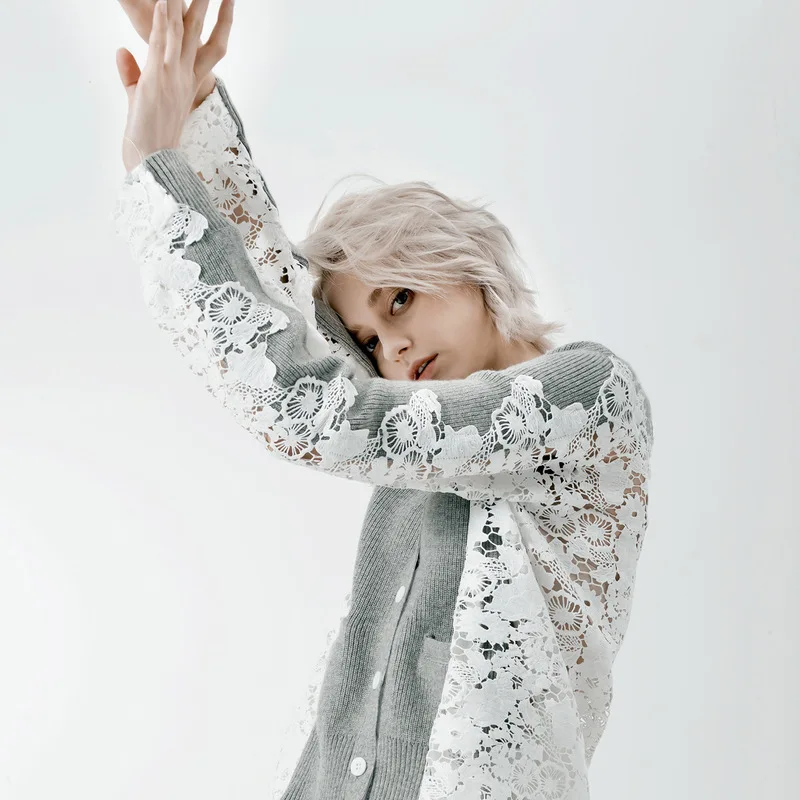 [EAM] 2019 New Spring Summer Fashion Tide Gray Patchwork Lace Long Sleeve Single Breasted V-neck Woman Shirt Blouse S626