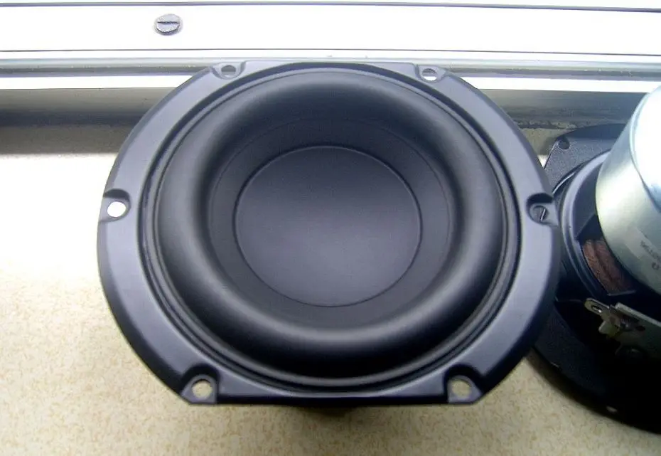 Original vifa undersquare massive rubber surround 4inch in bass woofer