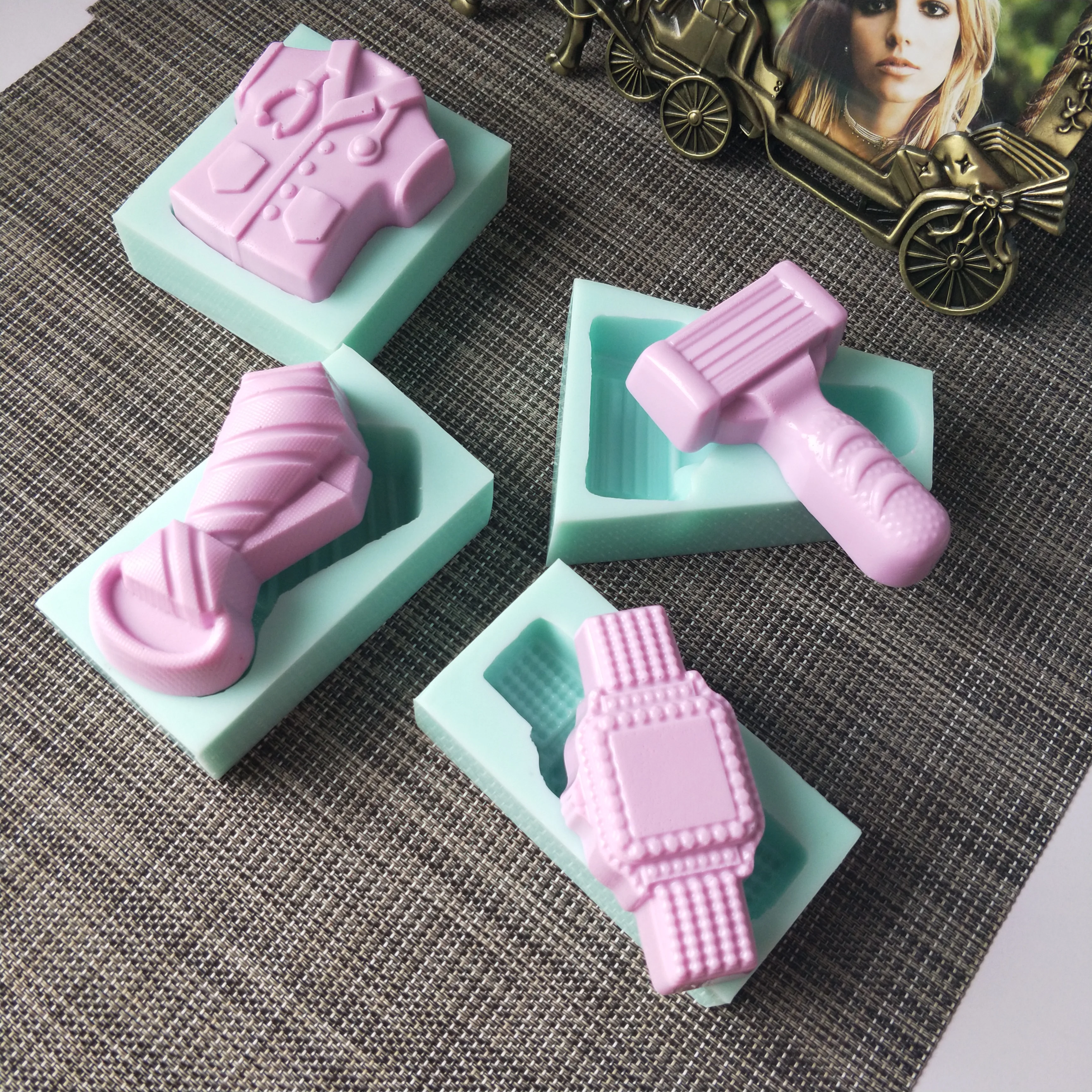

PRZY T-shirt silicone mold cake decoration molds handmade DIY aroma clothes mould for soap making resin clay molds