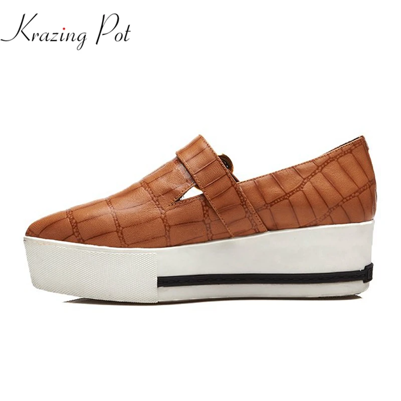 

Krazing Pot cow leather solid pointed toe high street fashion sneaker streetwear causal shoes women vulcanized cozy shoes L1f2