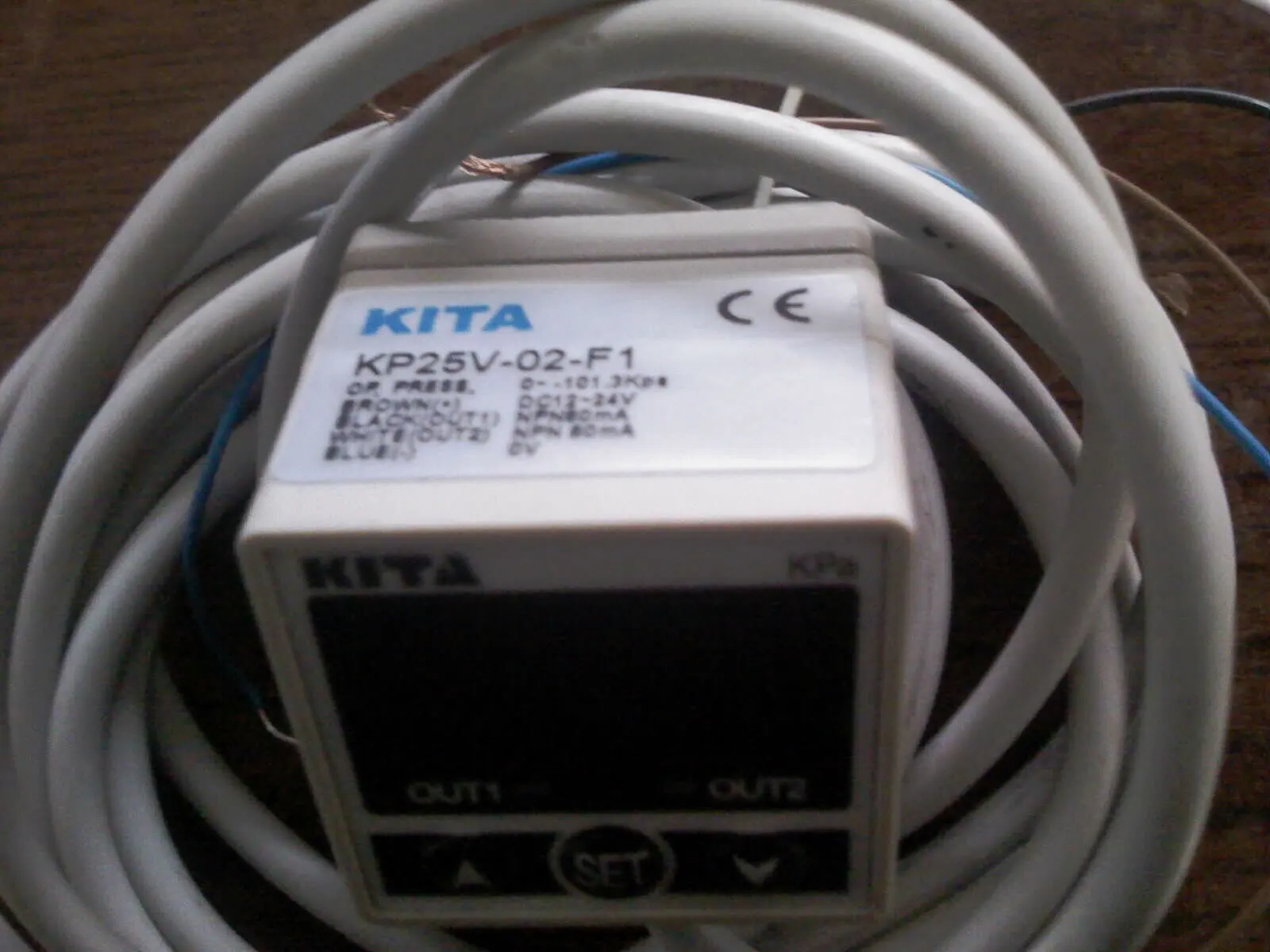 Высокоточный цифровой датчик давления KP25V-02-F1-0,1~ 0MPa 12-24VDC