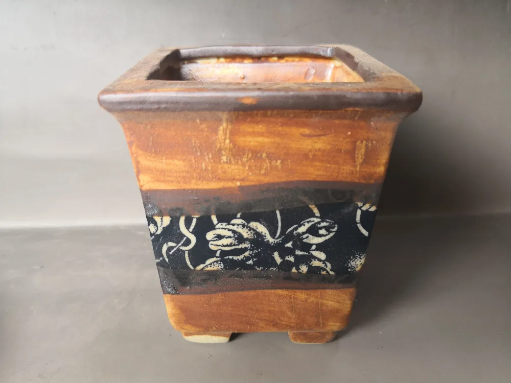 

Chinese old porcelain coloured drawing or pattern porcelain flowerpot