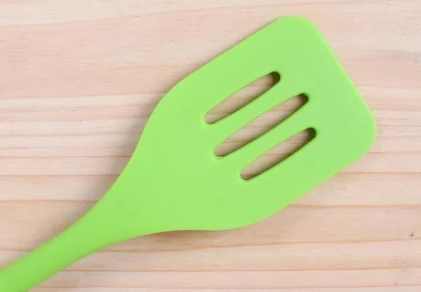 Cheap 100pcs/lot,Slicone Truner Food Grade Silicone Spatula Kitchen Accessories Meats Pastry DIY Baking Tool 29cm Length Cooking Tools 3
