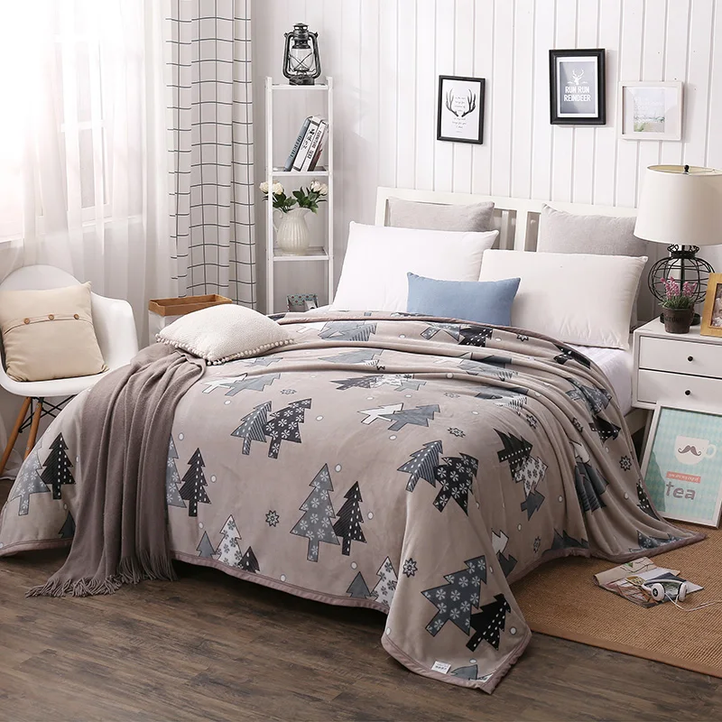 

Thickened warm print cloud mink fluff Blanket Skincare Super Flexible encryption nap small blanket Christmas tree polyester