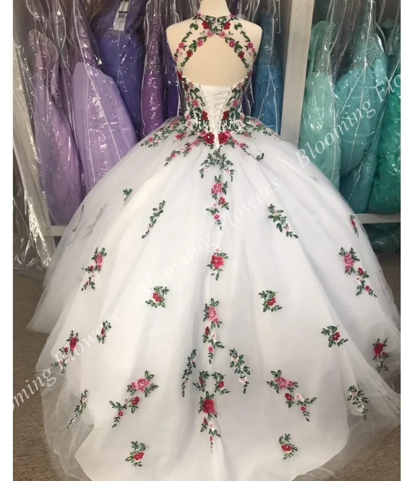 vestidos de 15 a&ntilde;os New Floral Quinceanera Dress Halter Neck Lace Up Back vestido debutante Lace Appliques Sleeveless
