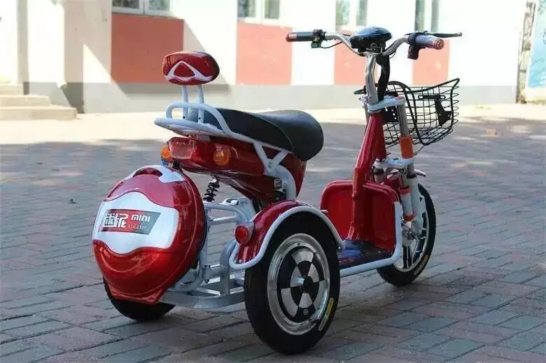 Трехколесный мопед honda
