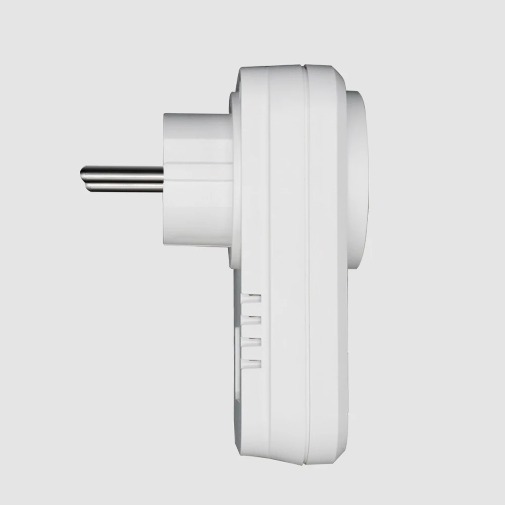 M3 Smart WiFi Plug 2.4G Wireless Remote Socket Adaptor Power on and off with phone Work With Alexa Google Home