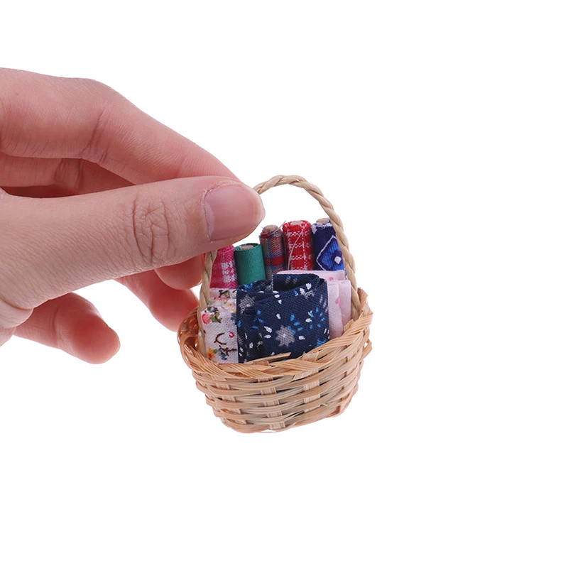 1:12 Dollhouse Kit Wicker Basket Miniature Sewing with Fabric Accessories