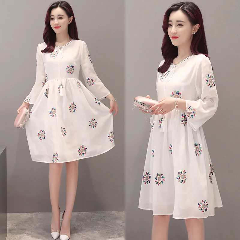 

Women Chiffon Dress 2018 Summer Autumn Korean Trendy Trumpet Sleeves Embroidered Loose Large Size Beach Dress