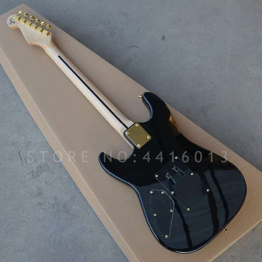 Marilyn-Monroe-ST-guitar6