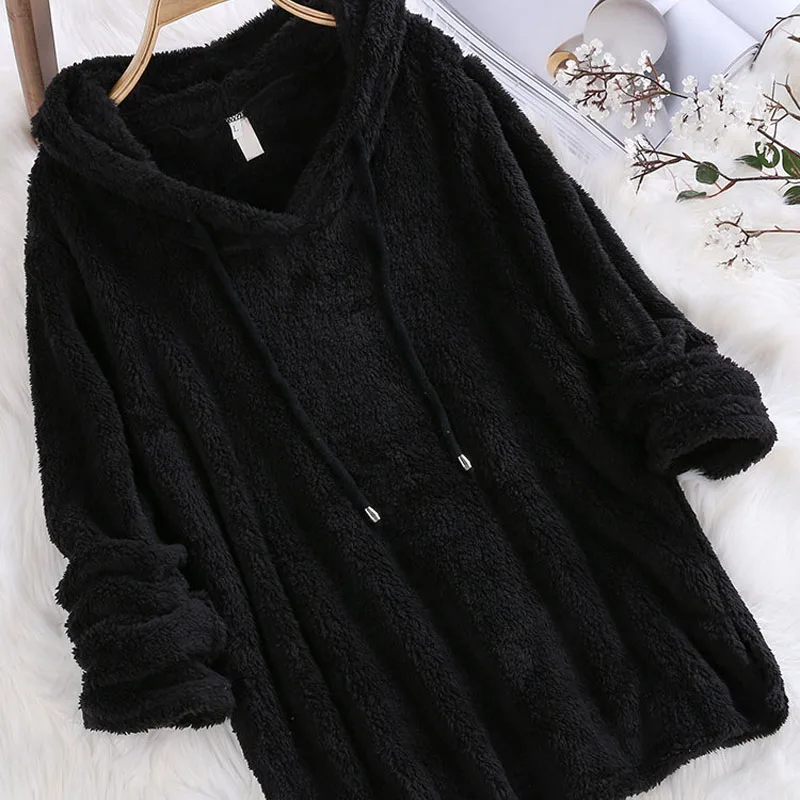 2018 الخريف الأزياء المتناثرة المرأة هوديي كم طويل الصلبة رقيق الصوف الفراء ملابس خارجية الشتاء الدافئة البلوز الإناث معطف DG351