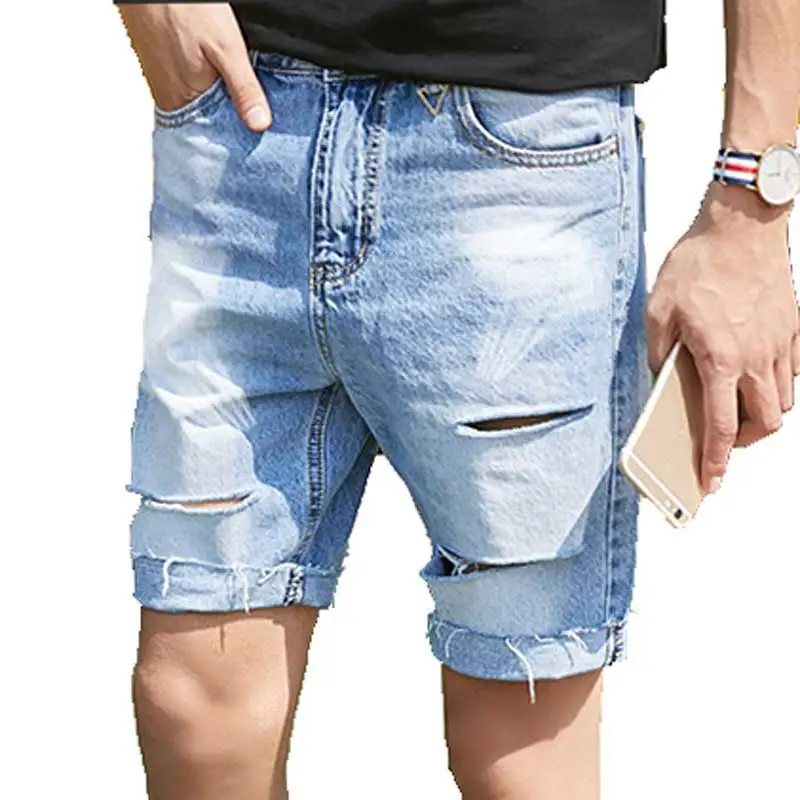 korte broek met gaten